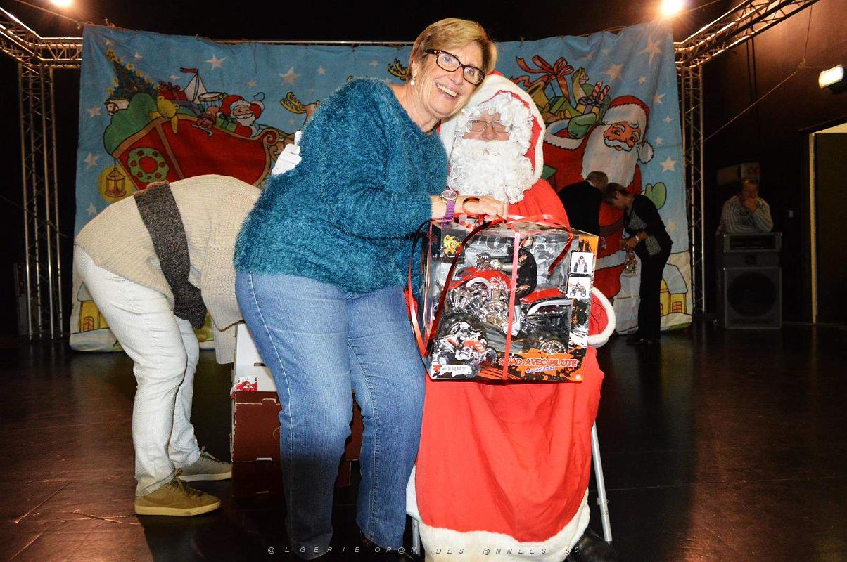 2017 12 10 MARSEILLE L ARBRE DE NOEL (97).JPG